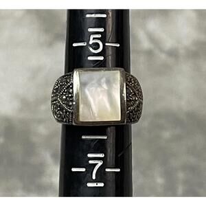 VTG STERLING SILVER 925 & MOTHER OF PEARL WITH MARCASITE FAS RING - SIZE 5.75